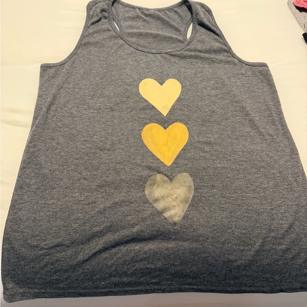 💪🏼💪🏼Set of 2 racer back tank tops. Size L